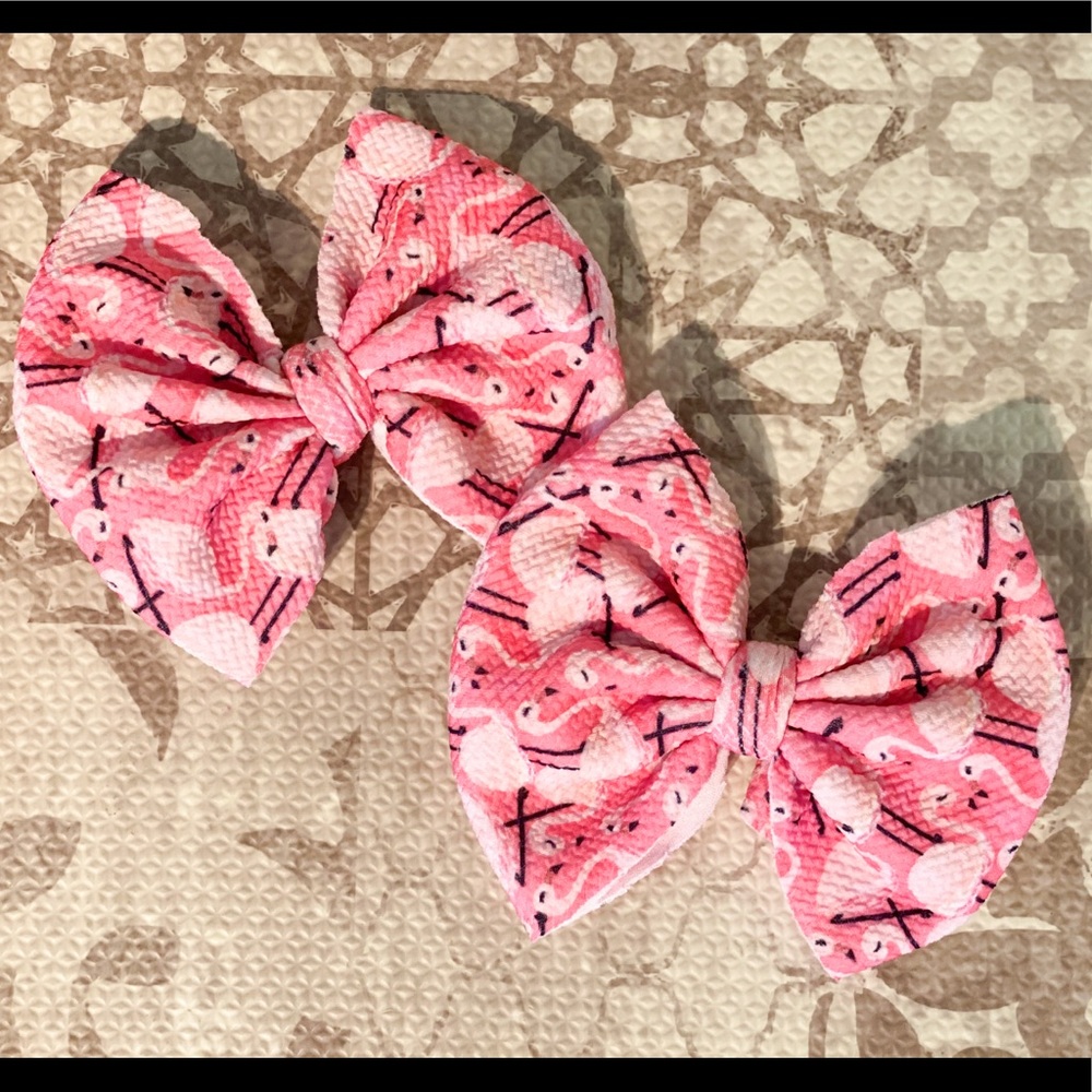 Flamingo Bow